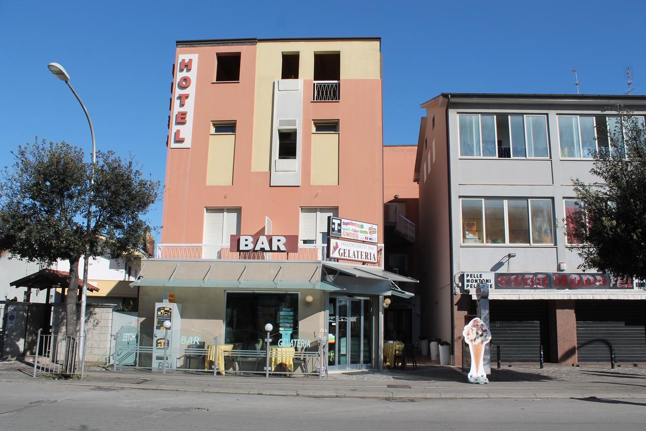 Hotel Mazzocchetti Citta Sant'Angelo Zewnętrze zdjęcie